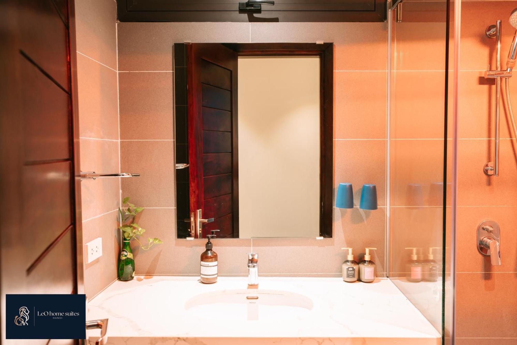 Home Suites -Natural Light -Projector -Spacious - 2Br Incenter Hanoi Bagian luar foto